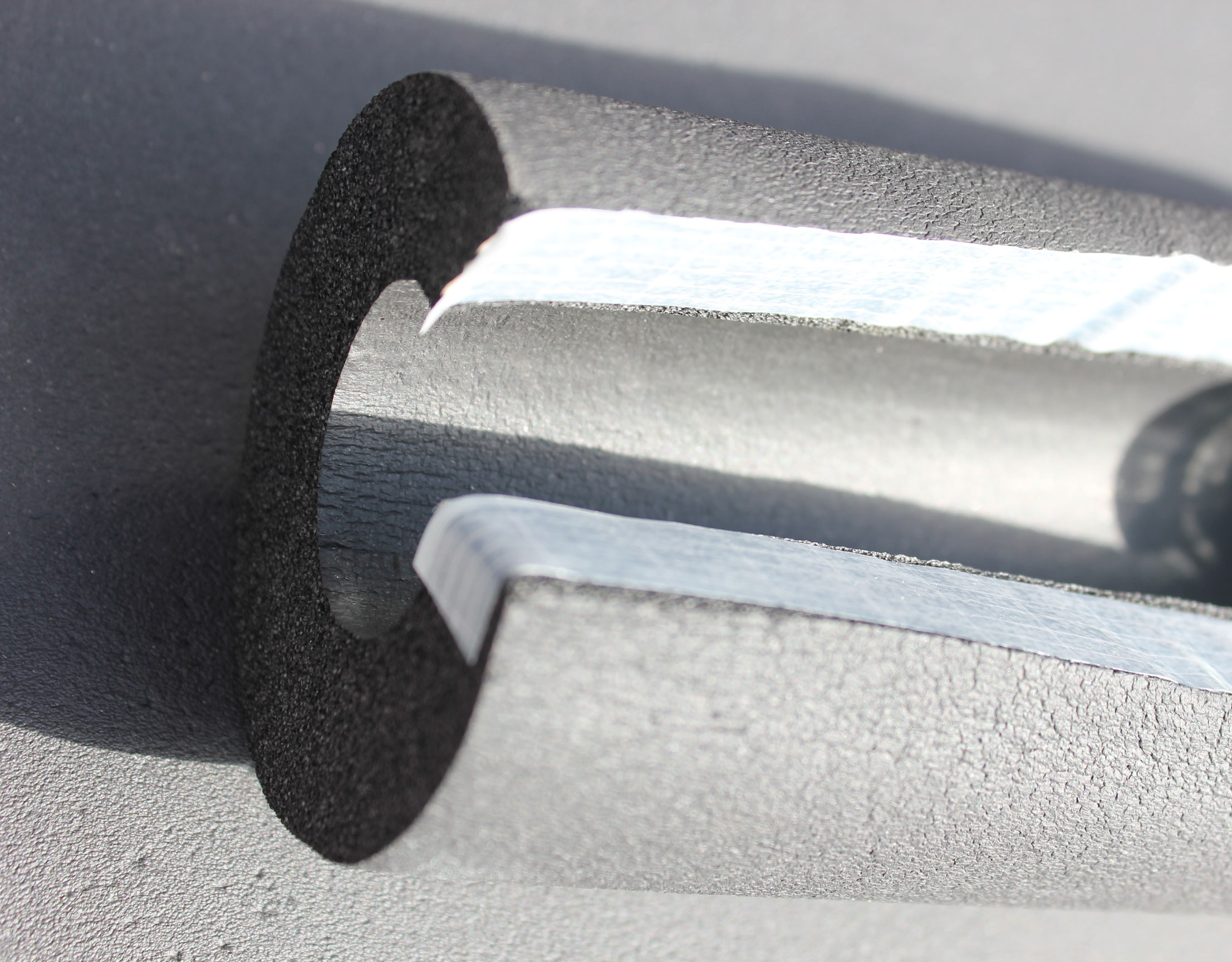 Nitrile Rubber Self Seal Section for Pipe Lagging